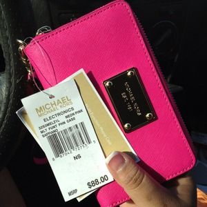 Michael Kors pink iPhone/wallet