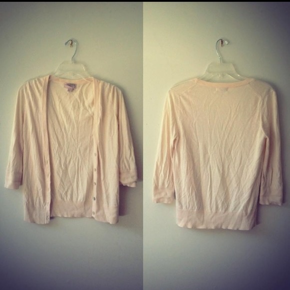 FOREVER 21 CREAM COLORED CARDIGAN