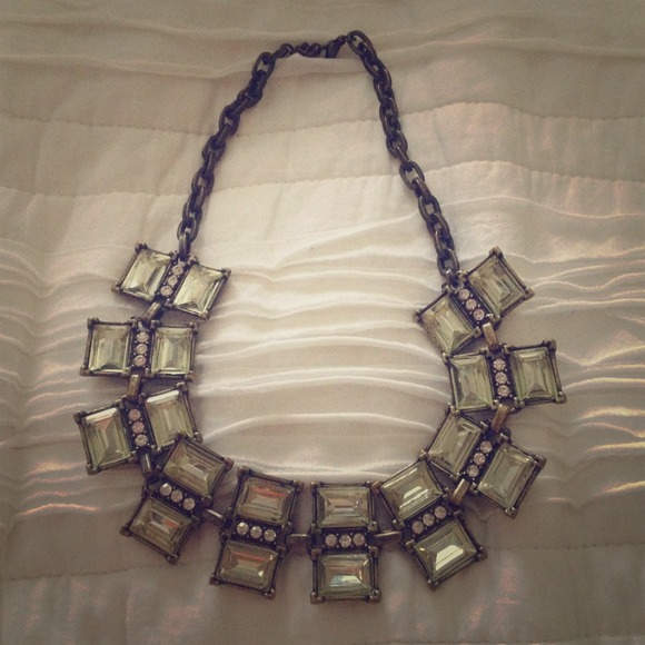 🚫SOLD🚫Forever 21 Jewel Statement Necklace