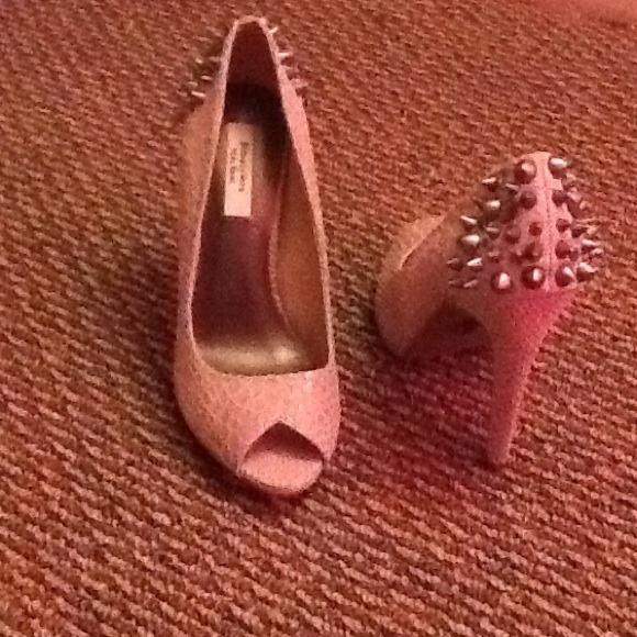 Vera wang spiked shoes
