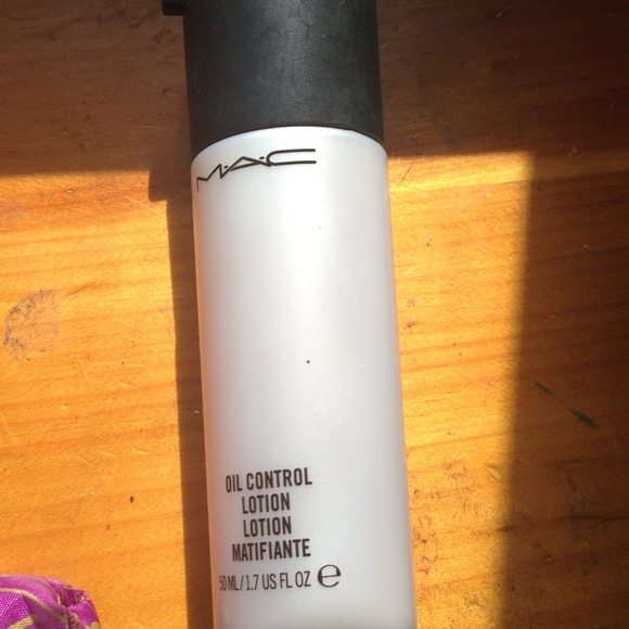 Mac oil control