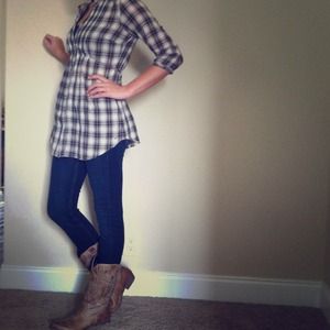 🚫SOLD🚫Hollister long shirt