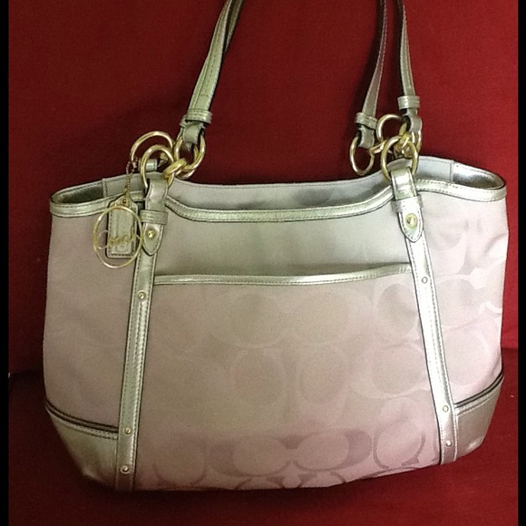 New coach purse - Picture 3 of 4