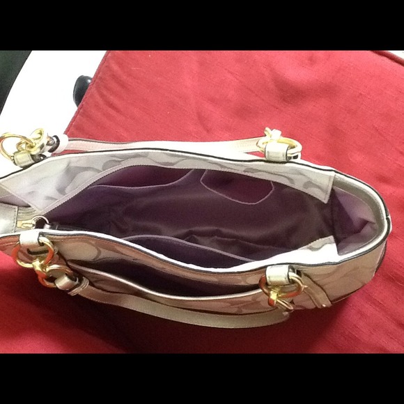 New coach purse - Picture 4 of 4