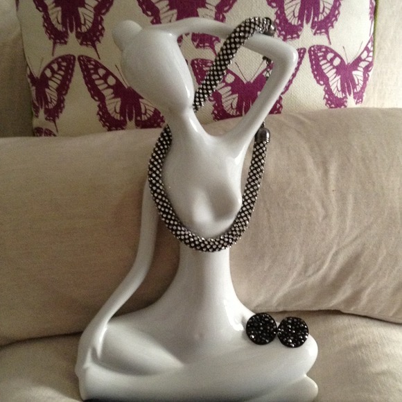 Hematite Rope Necklace & Black Drusy Earrings - Picture 3 of 4