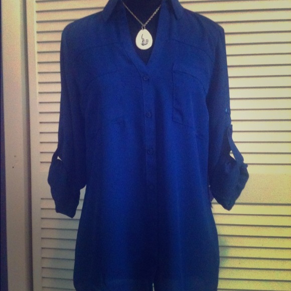 SOLD in Bundle Essential dress shirt
