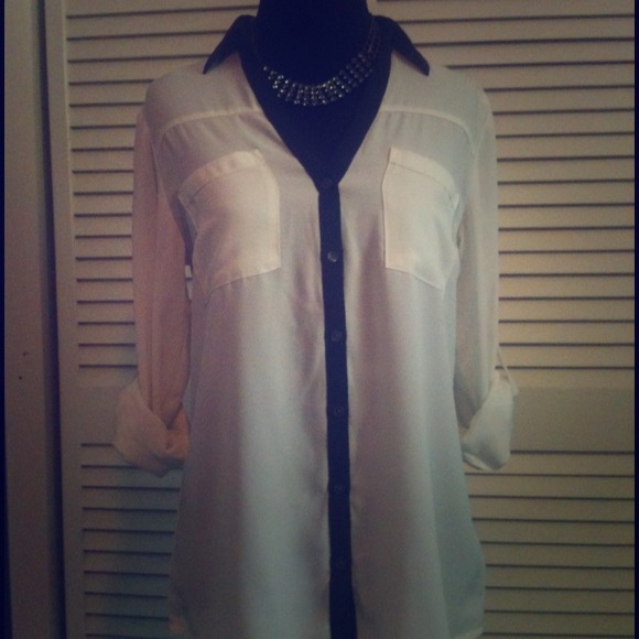SOLD in Bundle Essential work shirt
