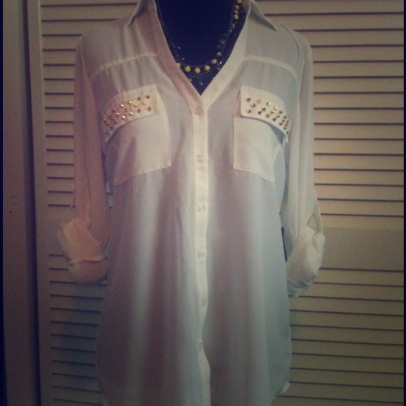 SOLD in Bundle Essential work shirt