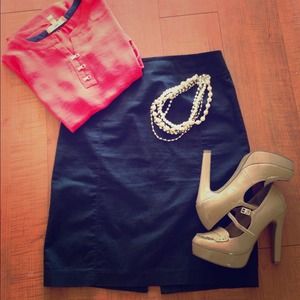 Wardrobe staple! Black pencil skirt