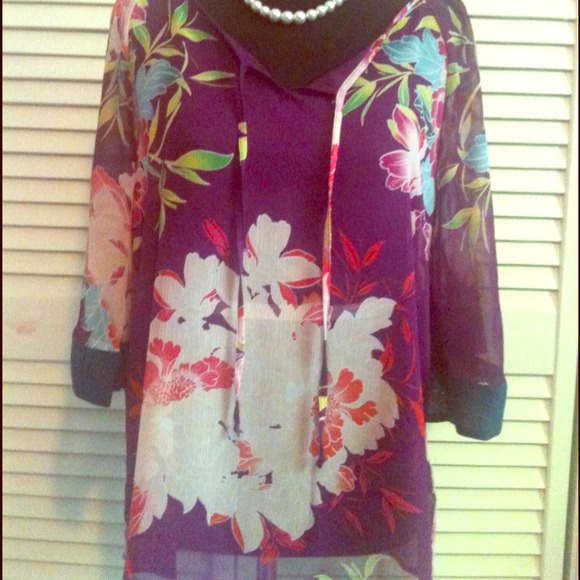 SOLD in Bundle Cute summer top