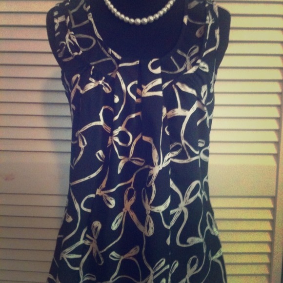 Sleeveless shirt