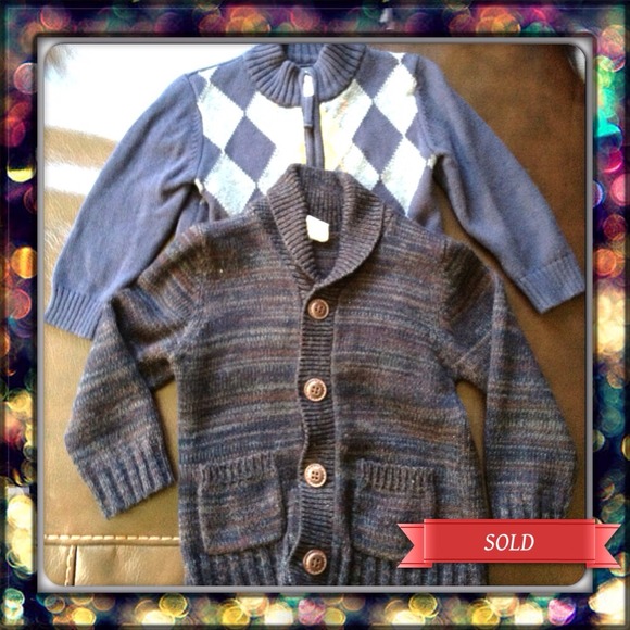 🔵SOLD🔵⚓2 pre loved toddler sweater⚓