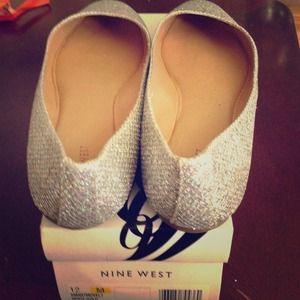 Reduced price!! Nine West Size 12M glitter flats!!