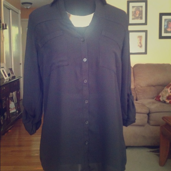 SOLD in Bundle Essential  work shirt