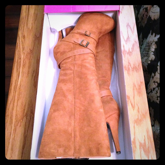 Shoedazzle Ashtyn boot in camel