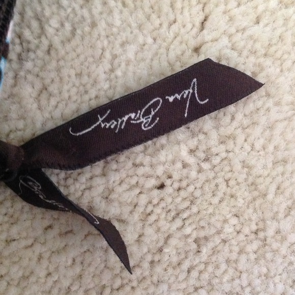 Never used New Vera Bradley bag. - Picture 3 of 4