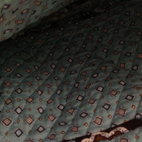 Never used New Vera Bradley bag. - Picture 4 of 4