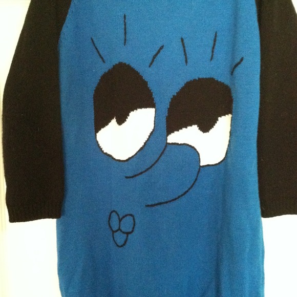 Sweater - Picture 3 of 4