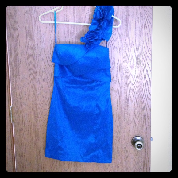 💥sold💥 Arden B. one shoulder party dress.