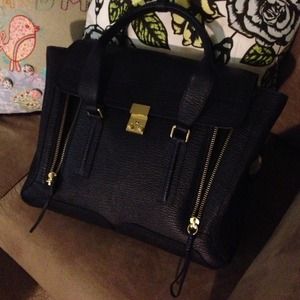 🚫SOLD🚫Phillip Lim Shark-Embossed Navy Pashli