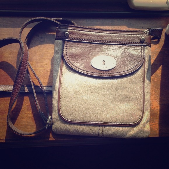 Fossil Handbags - 🔶HOLD🔶Fossil Messenger Bag