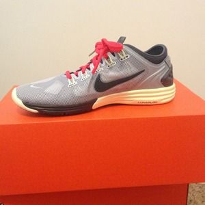 Nike Luna Hyper Workout