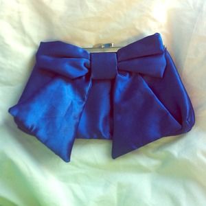 Cute bow clutch