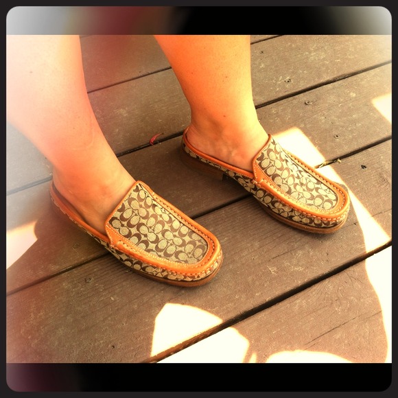 ✂✂ Price Cut ✂✂Adorable 💯 Authentic Coach Loafers