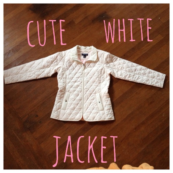 Cute white jacket.