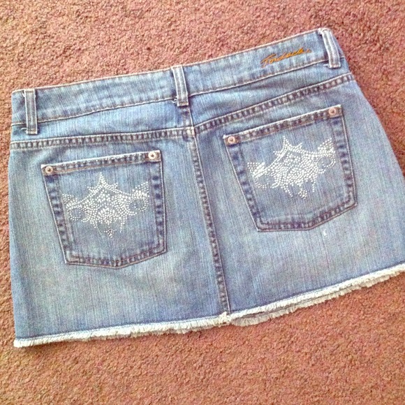 Light denim vintage skirt.