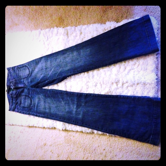 Research And development flare jeans size 25