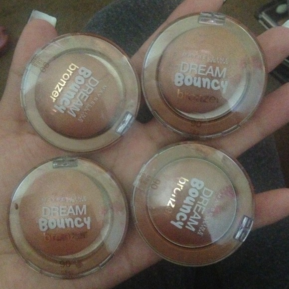 Other - Maybelline dream bouncy bronzer shimmery