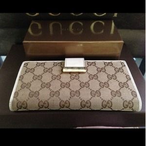 💯% Authentic Gucci wallet.