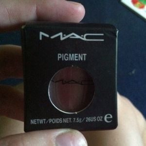M.A.C pigment colour powder