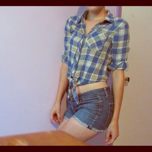 👢Blue and yellow cowgirl button down👢worn once!