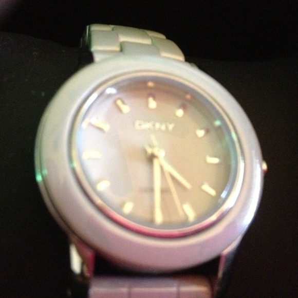 Reduced item!! DKNY watch!! - Picture 2 of 4