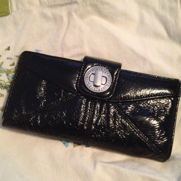 Matches a purse in my closet - Picture 1 of 2