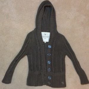 Brown 3/4 Sleeve Cardigan A&F and Shorts