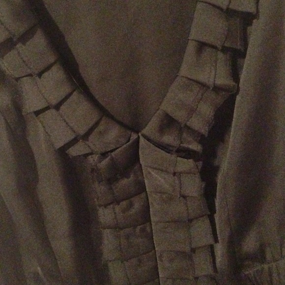 ❌❌SOLD in bundle❌❌Express blouse - Picture 2 of 4