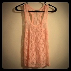 Lace tank top with pocket