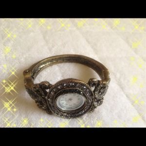 Vintage bracelet Watch✨(on hold)🌸