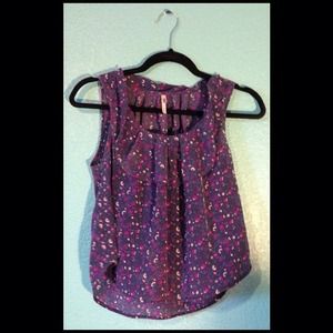 Cute floral, fuffle, tank top.