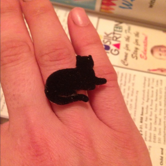 Black velvet cat ring - Picture 2 of 3