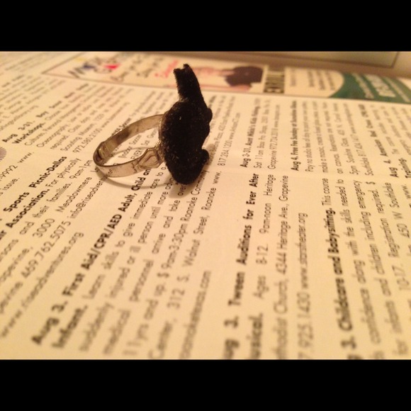 Black velvet cat ring - Picture 3 of 3