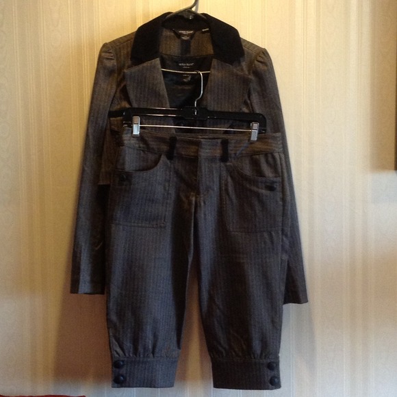 Women's Guess stretch 3-piece Capri suit