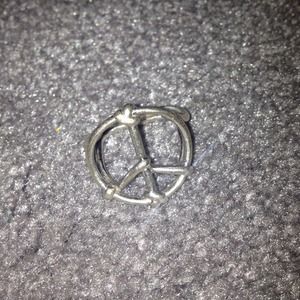 REDUCED🎉 Sterling Silver peace ring✌