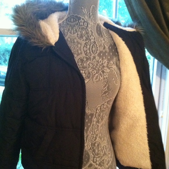 Black winter jacket - Picture 2 of 3