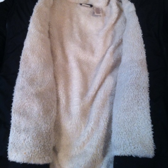 Black winter jacket - Picture 3 of 3