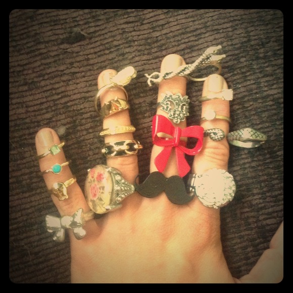 HOLD 17 fashion ring bundle!