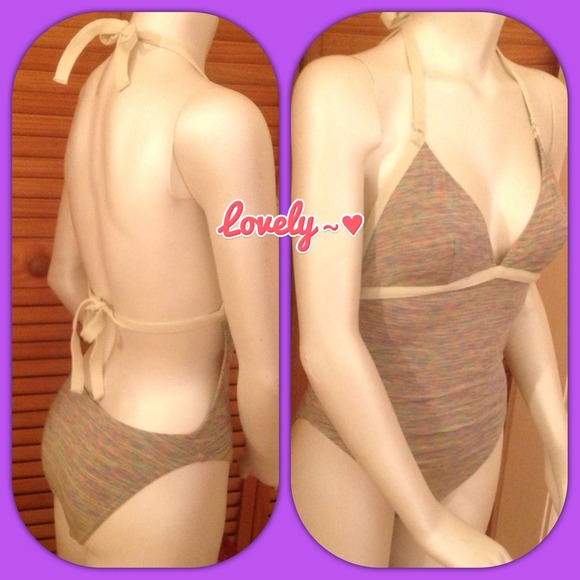 4⃣4⃣ cutout one piece bathing suit 👙 - Picture 2 of 2